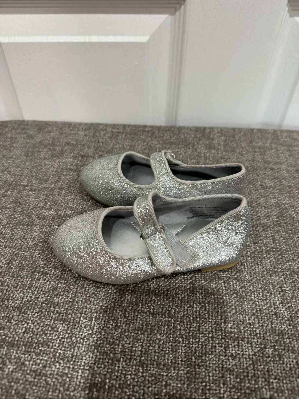 Cat & Jack Silver Glitter Mary Jane Shoes